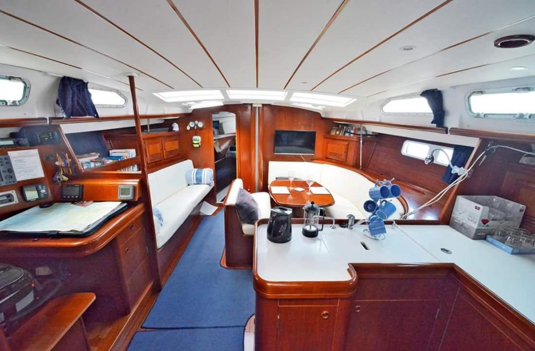 Luxury Yacht Stay "White Dove" Sleeps 6 Gibraltar Exterior foto